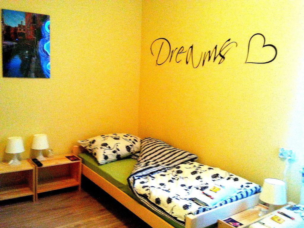 Hostel Puzzle - Jezyce Познан Екстериор снимка
