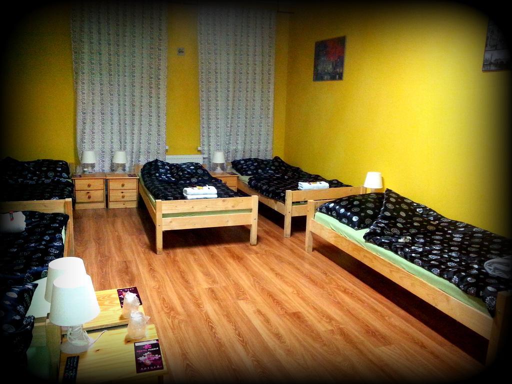 Hostel Puzzle - Jezyce Познан Екстериор снимка